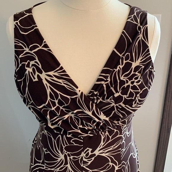 Jones Wear Dress in Brown and Cream, criss cross on top, very good condition - Picture 2 of 8